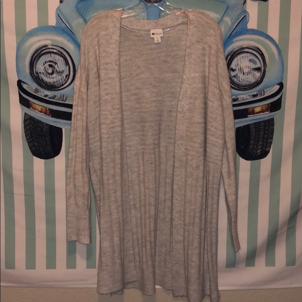 Light, long, light grey cardigan
